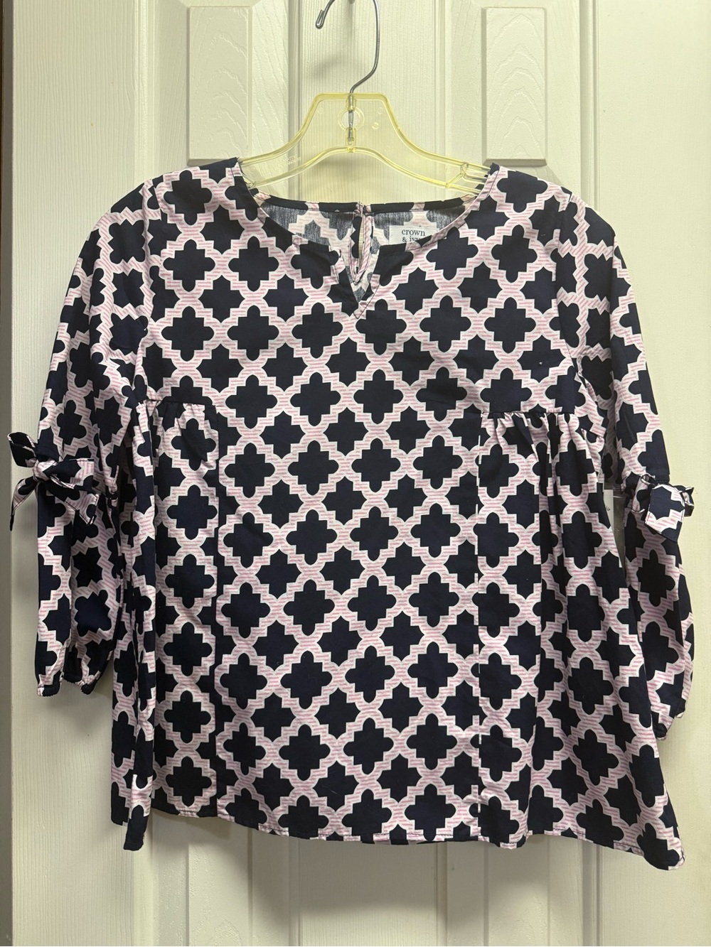 crown & ivy Pink and Black Geometric Tie-Sleeve Blouse large